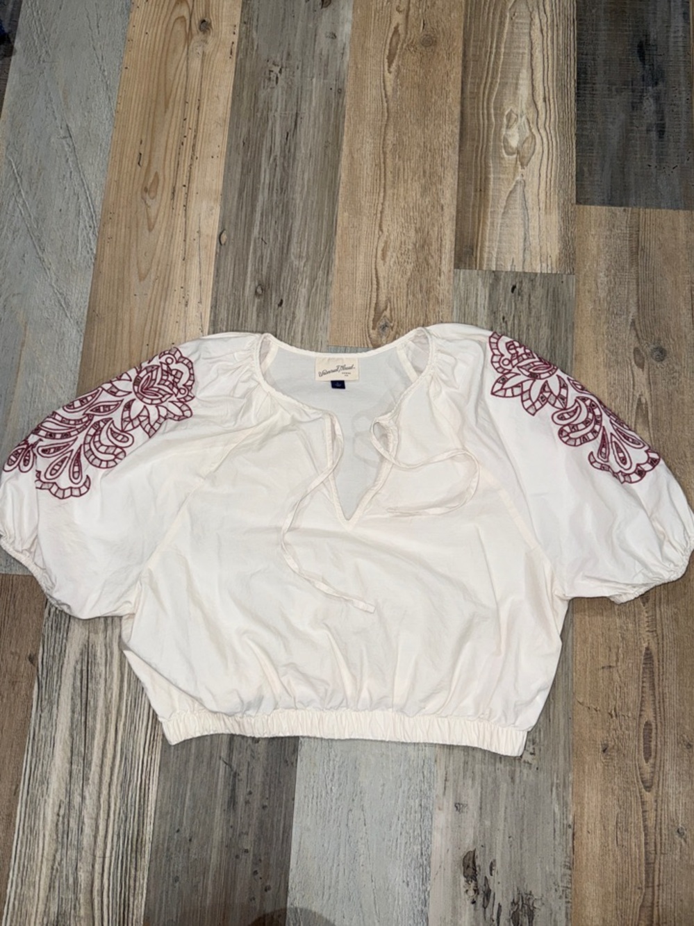 Universal Thread White Cropped Peasant Top with Mauve Sleeve Embroidery